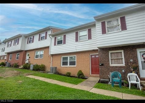 Apartments For Rent in 44313 .